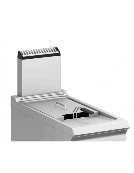 Friteuse-gaz-18-Litres-sur-placard