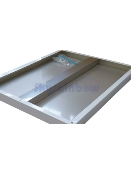 Dessous étagère avec barre de renfort