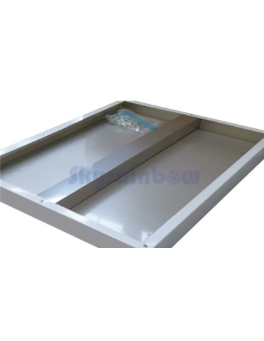 Dessous étagère avec barre de renfort